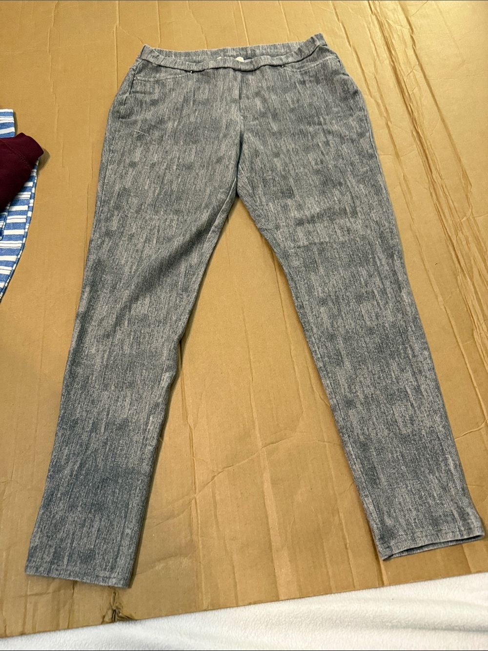 Michael Kors Men's Heathered Gray Slim Jogger Pants